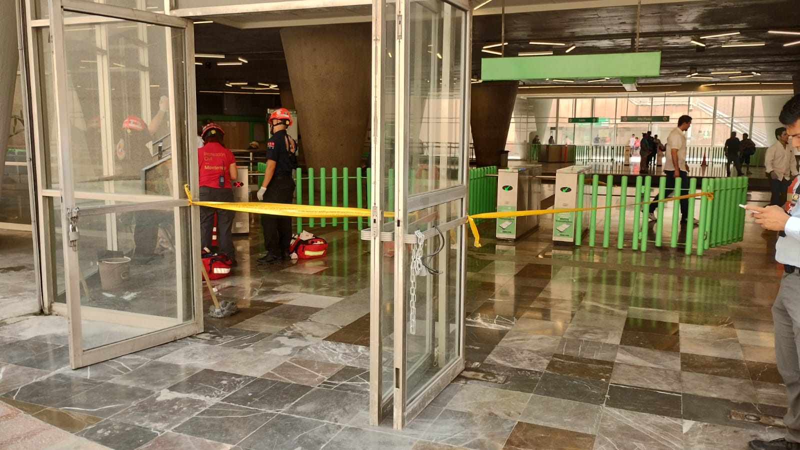 Apuñalan a un hombre en la estación del metro Alameda