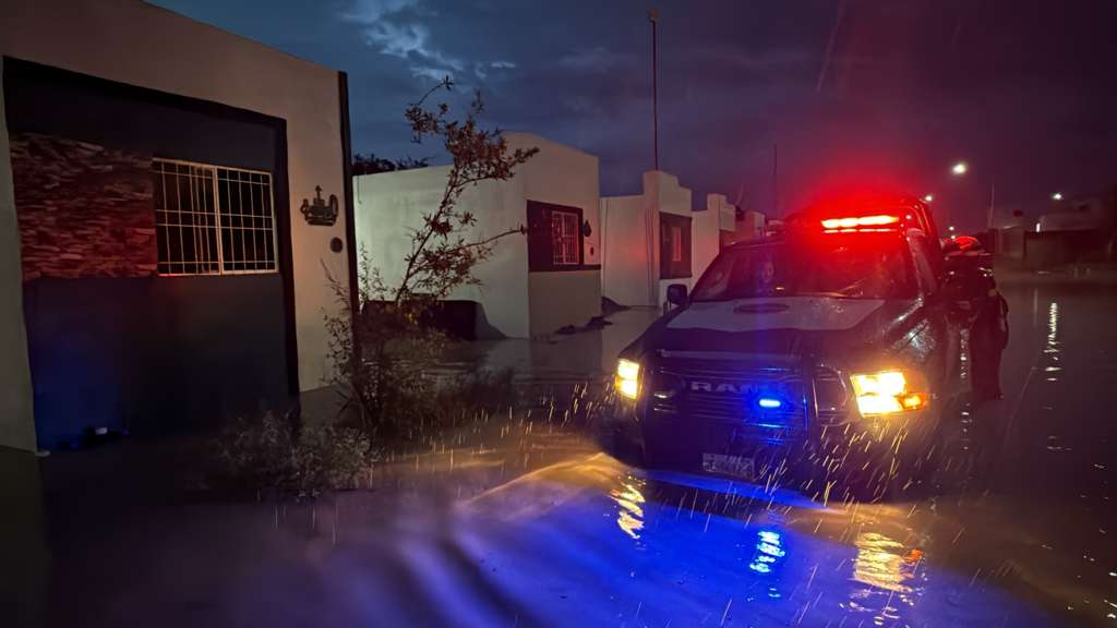 Fuertes lluvias provocan inundaciones en Juárez, NL.