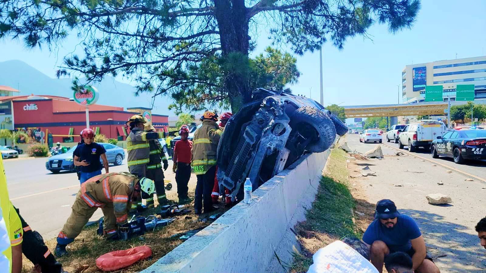 Un muerto y cuatro lesionados tras choque en Carretera Nacional en Monterrey